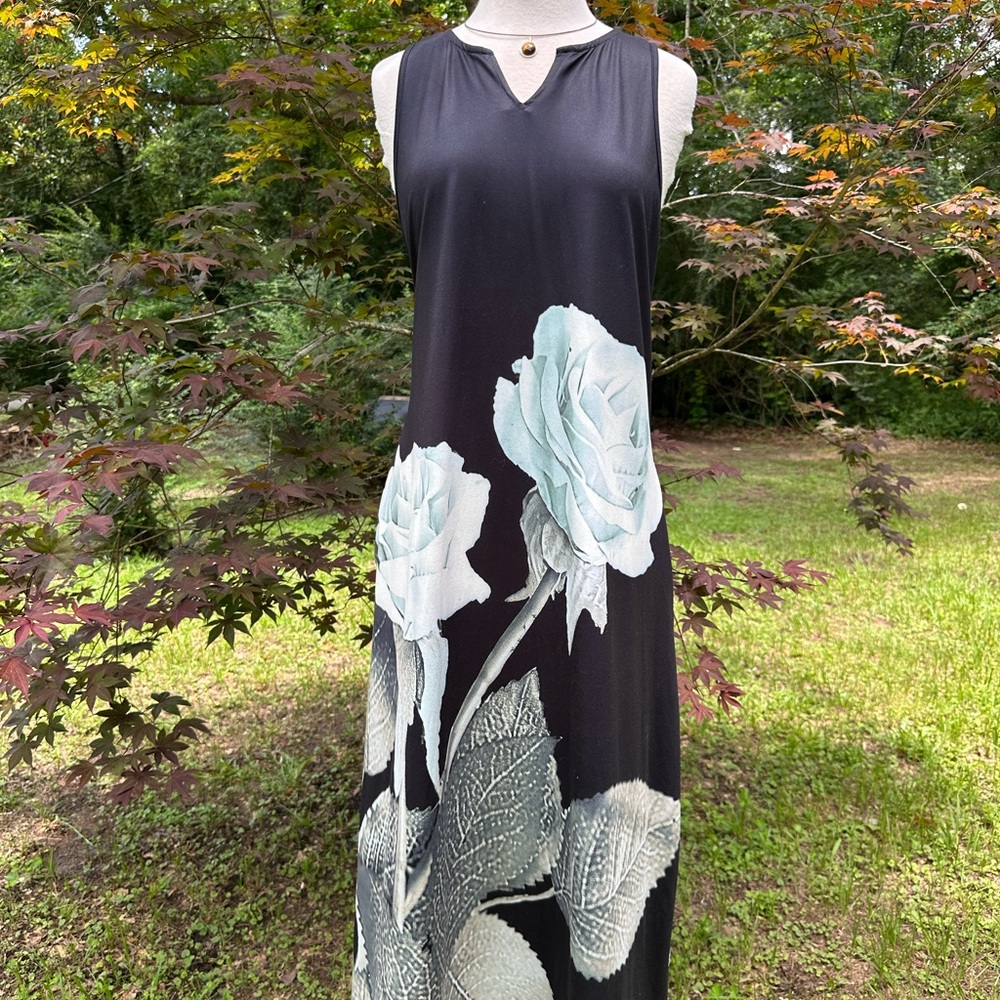 Black & Gray Floral  Maxi Dress w/pockets